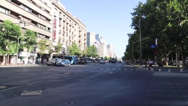 Drukke Boulevard Met Auto Passeren Boekarest Slow Motion — Stockvideo