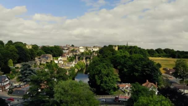 Vuelo Con Drones Sobre Río Knaresboroug Puente — Vídeos de Stock