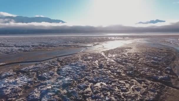 Εναέρια Πλάνα Του Ειρηνικού Ωκεανού Και Των Βουνών Στην Αλάσκα — Αρχείο Βίντεο