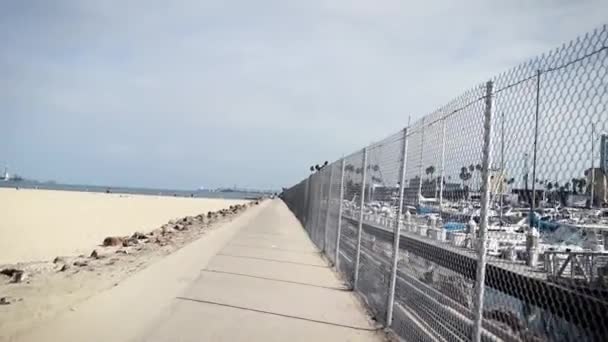 Long Beach Bay Pobliżu Przystani — Wideo stockowe