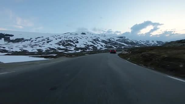 Paseo Panorámico Través Campiña Noruega Siguiendo Otro Vehículo Hay Nieve — Vídeos de Stock