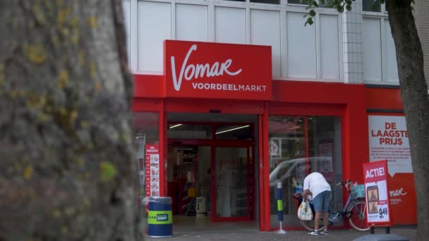 Voorkant Van Een Vomar Supermarkt Amsterdam Een Goedkope Supermarkt Concurrent — Stockvideo