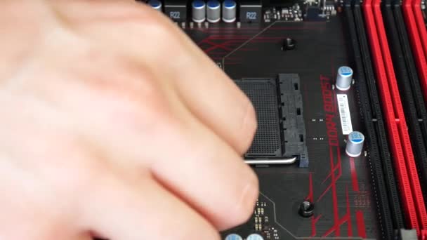 Reparatur Und Montage Eines Desktop Computers — Stockvideo