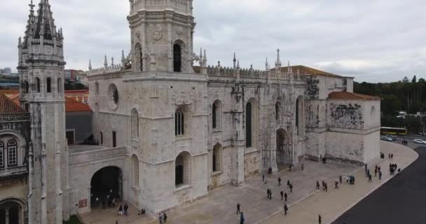 Беспилотник Показывает Снимок Ернимоса Монастыря Иеронимитов Лиссабоне Португалии Городе — стоковое видео