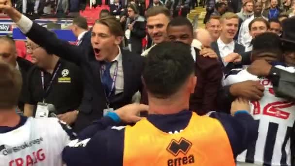 Millwall 2017 Wembley Stadyumu Nda Şampiyonluğa Terfi Ettikten Sonra Kutlamalar — Stok video