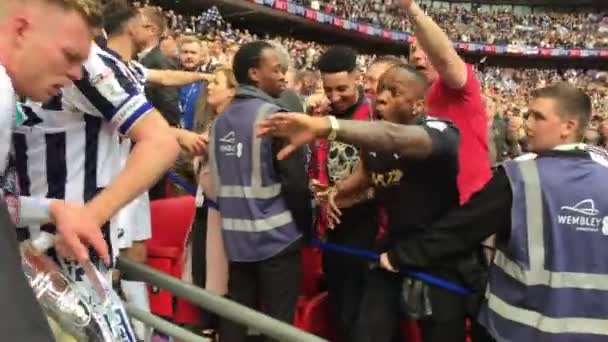 Millwall Oslavy Povýšení Mistrovství Stadionu Wembley Roce 2017 — Stock video