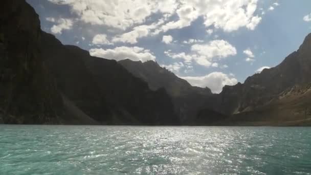 Облака Над Озером — стоковое видео