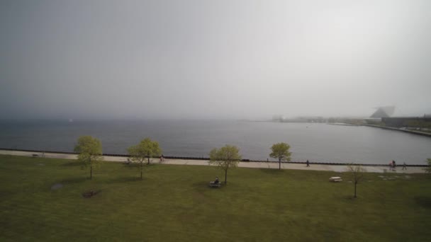 Zuidelijk Uitzicht Het Meer Michigan Van Veteranen Park Bewolkte Dag — Stockvideo