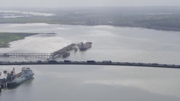 Tracking Shot Queen Elizabeth Bridge Dartford Thurrock River Crossing Traffic — Stock Video