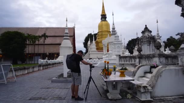 Fotograf Podróży Fotografie Buddyjski Religijny Zabytek Wat Suan Dok Temple — Wideo stockowe