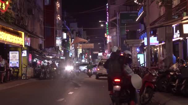 Verkeer Nachts Chi Minh City Backpacker Wijk — Stockvideo