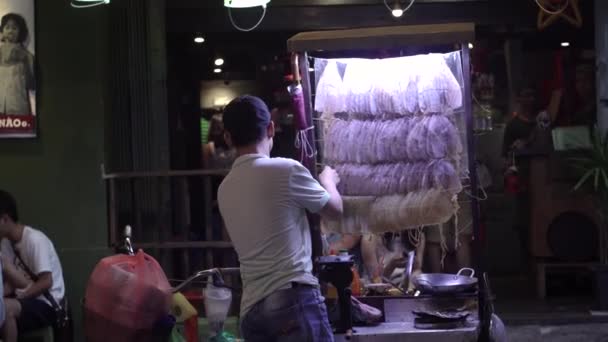 Street Τροφίμων Stall Στο Chi Minh City Backpacker Περιοχή — Αρχείο Βίντεο