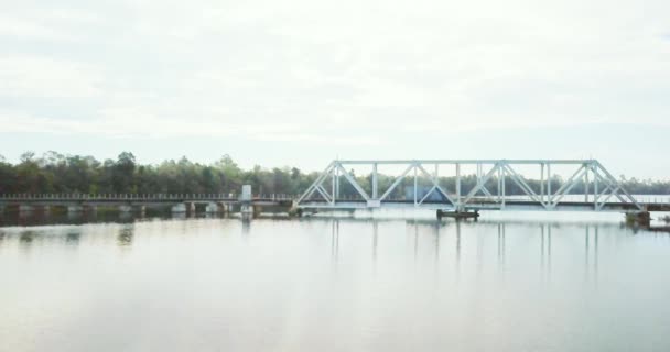 Csx Trein Kruising Trestle Draaiende Brug Milton Florida — Stockvideo