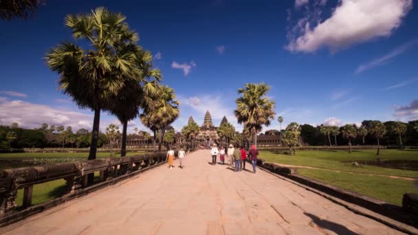 Crowds Entering Angkoe Wat Cambodja Belangrijkste Toeristische Attractie — Stockvideo