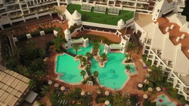 Aerial Shot Panning Luxurious Resort Swimming Pools Palm Trees — Stock Video