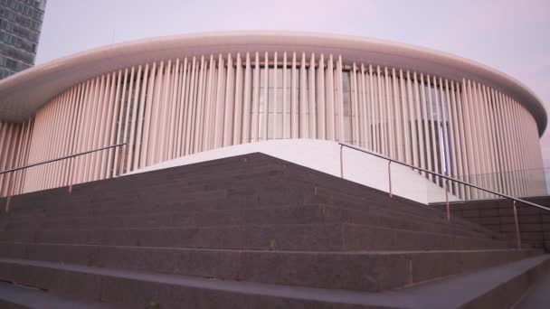 欧洲基什堡卢森堡城的Philharmonie音乐厅日落 — 图库视频影像