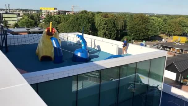 Panorama Topo Lego House Crianças Brincando Playground Tomadas Billund Dinamarca — Vídeo de Stock