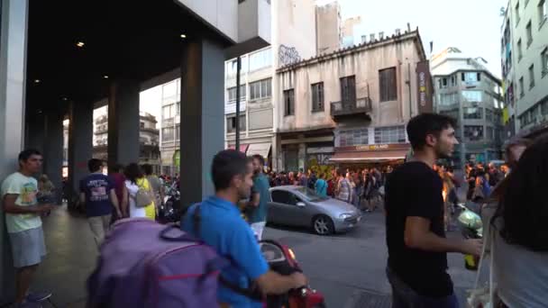 Yunanistan Tasarruf Tedbirleri Nedeniyle Protestocular Atina Sokaklarında Yürüdüler — Stok video