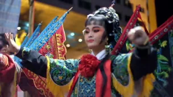 Chińska Aktorka Operowa Występująca Podczas Festiwalu Głodnych Duchów — Wideo stockowe