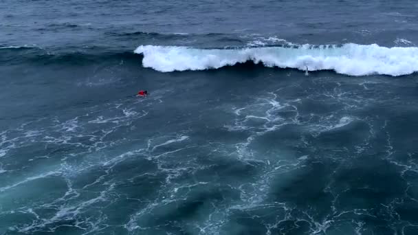 Montanita Ecuador Septiembre 2018 Drone Aerial Surfistas Esperan Olas Frente — Vídeo de stock