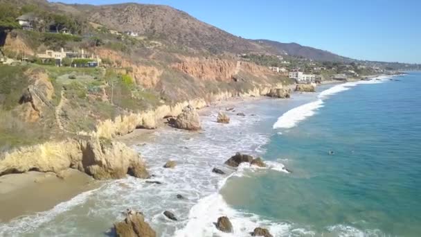 Drohnenschuss Des Pazifiks Bewegt Sich Auf Den Strand — Stockvideo