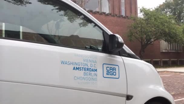 Ein Car2Go Amsterdam Ein Elektroauto Abonnement Mit Dem Sie Dieses — Stockvideo