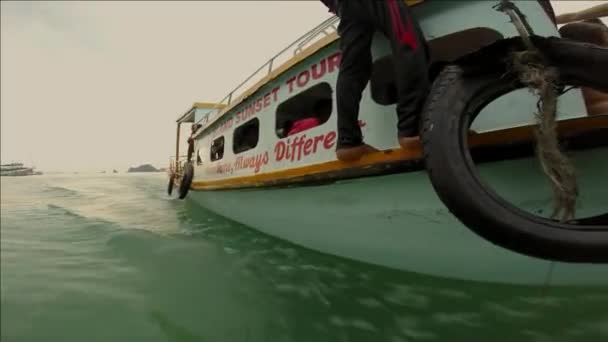 タイのサンセットボートに乗る — ストック動画