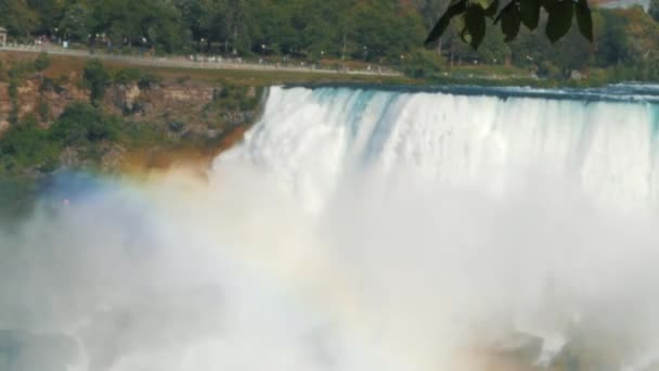 Cataratas Del Niágara Primer Plano Tiro Con Arco Iris — Vídeo de stock