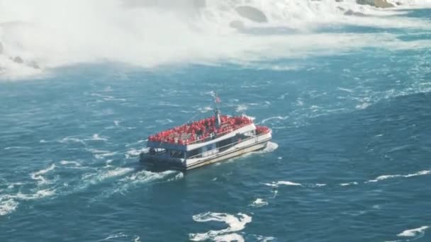 Niagara Falls Tour Boat — Stock video