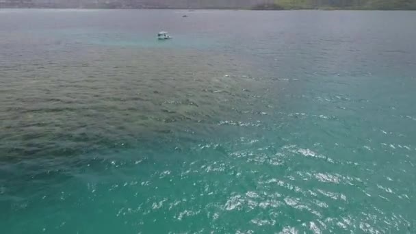 Una Amplia Toma Las Claras Aguas Azules Isla Coco Bahía — Vídeos de Stock