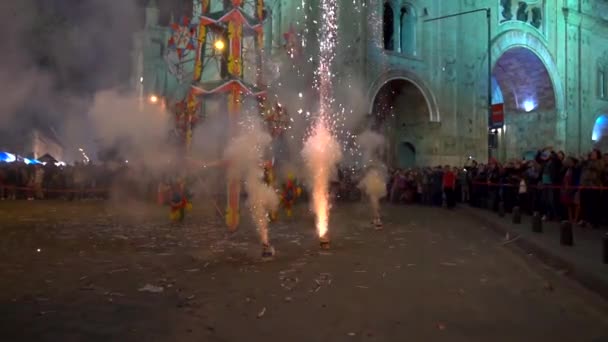 Cuenca Ecuador Juni 2018 Vuurwerk Kasteel Slow Motion Raketten Vuur — Stockvideo