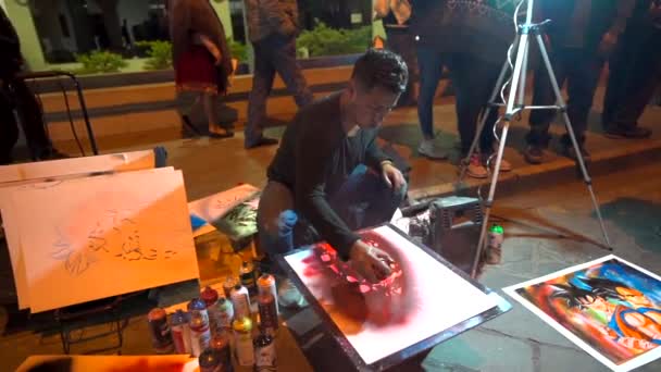 Cuenca Ecuador Junio 2018 Spray Paint Artists Slow Motion Artist — Vídeos de Stock
