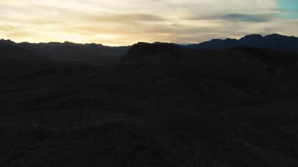 Schneller Vorlauf Drohnenaufnahmen Von Red Rock Las Vegas Felsigem Gebirgsgelände — Stockvideo