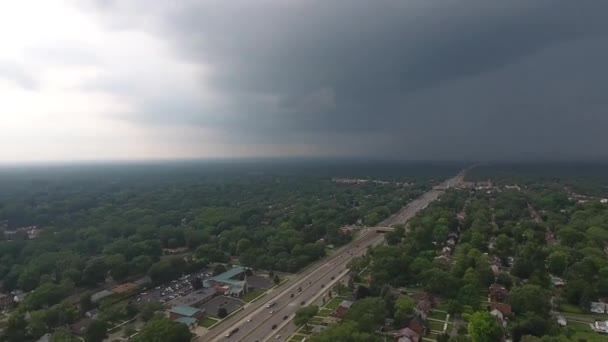 Zdjęcie Drona Detroit Michigan Dzielnicy Mieszkalnej Mnóstwem Drzew Pochmurny Dzień — Wideo stockowe