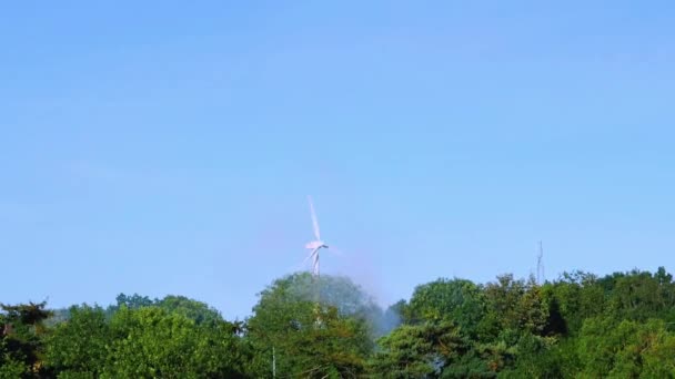 Windturbine Rook — Stockvideo