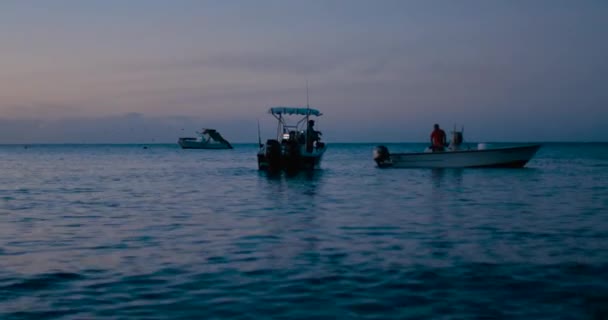 Barcos Agua Preparándose Por Mañana Temprano — Vídeos de Stock