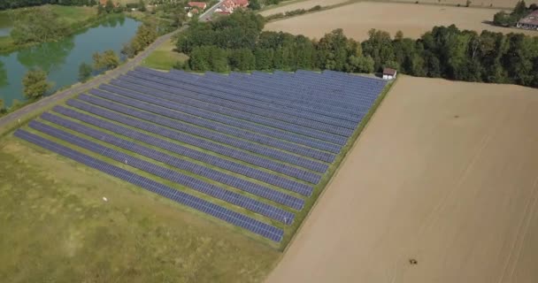 Planta Solar Sobrevuela — Vídeos de Stock