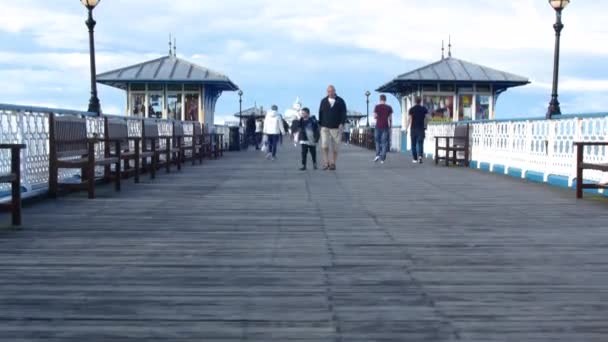 Llandudno Wales Pier Camera Jib — Vídeo de stock