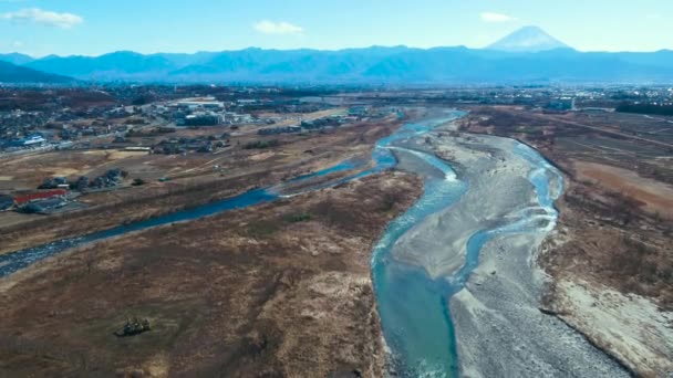 Aereo Verso Alto Pan Che Mostra Fiume Montagne Bellissimo Paesaggio — Video Stock