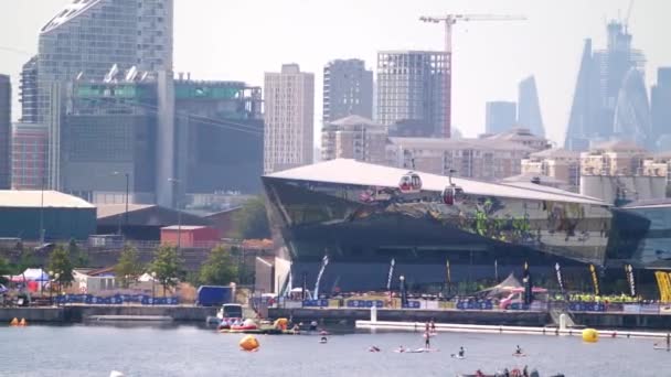 Imágenes Con Fps Dockland Londres Justo Lado Excel Emirates Teleférico — Vídeos de Stock