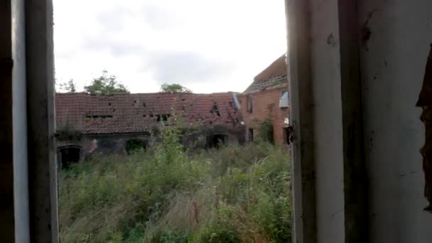 Panning Shot Farm Houses Abandoned House — Stock Video