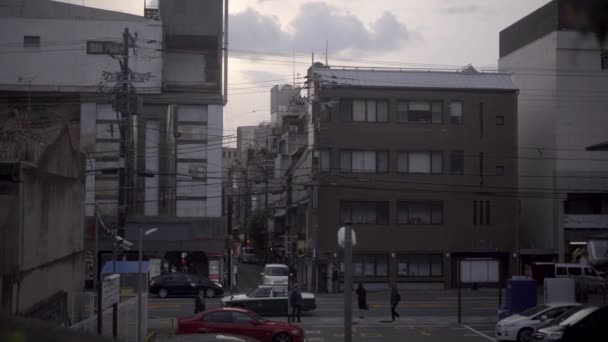Une Rue Kyoto Avec Des Gens Qui Passent Des Voitures — Video