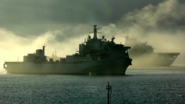 Royal Navy Oorlogsschepen Aangemeerd Zee Mist Plymouth Devon — Stockvideo