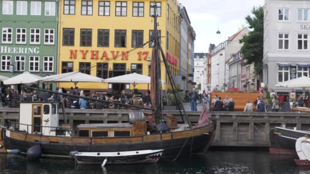 Barcos Sobre Copenhague Día Ocupado — Vídeos de Stock