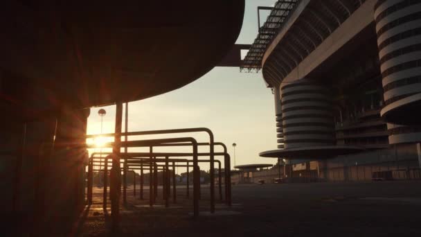 日落时米兰圣西罗体育场售票处 — 图库视频影像