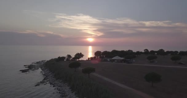 クロアチアのビーチや海の上にドローン映像 ドローンの設定 Log シャープニング 1コントラスト 1彩度 — ストック動画