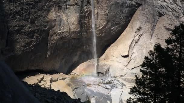 Parte Inferior Das Cataratas Yosemite — Vídeo de Stock