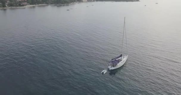 クロアチアのビーチや海の上にドローン映像 ドローンの設定 Log シャープニング 1コントラスト 1彩度 — ストック動画
