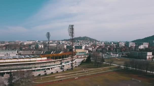 Flyger Över Plovdiv Roddkanalen Bulgarien Och Följer Några Roddare — Stockvideo