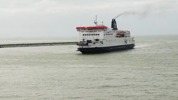 Ferry Que Entra Puerto — Vídeo de stock